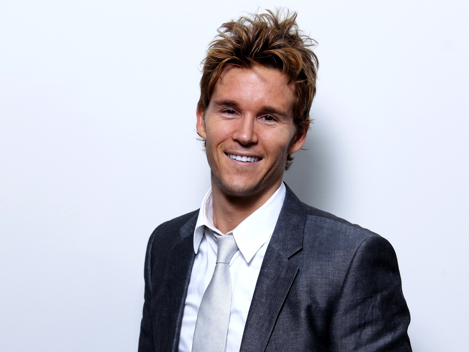 Райан Квантен (Ryan Kwanten)