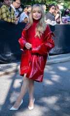 Sabrina Carpenter-Michael Kors Show at New York Fashion Week фото №1309890