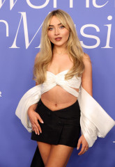 Sabrina Carpenter - 2023 Billboard Women in Music Awards in Los Angeles 03/01/20 фото №1365309