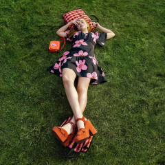 Sadie Sink – Kate Spade 2019 Spring Brand Campaign (more pics) фото №1161416