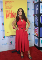 Salma Hayek – Despierta America TV Show in Miami  фото №958837