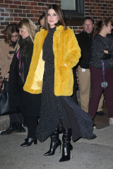 Sandra Bullock-Arrives to “The Late Show with Stephen Colbert” in NY фото №1126331