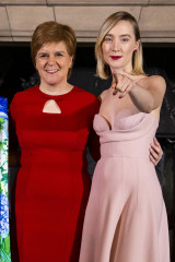 Saoirse Ronan – “Mary Queen of Scots” Premiere in Edinburgh фото №1135025