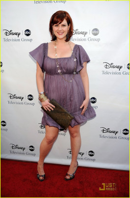 Of rue pictures sara Newlywed Sara
