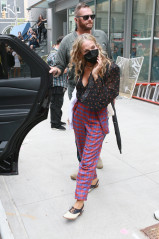 Sarah Jessica Parker - 'And Just Like That' Set in New York 08/30/2021 фото №1312029