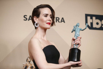 Sarah Paulson – 2017 Screen Actors Guild Awards in Los Angeles фото №936910