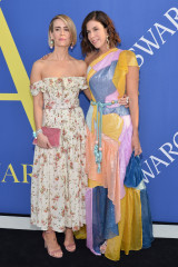 Sarah Paulson-CFDA Fashion Awards in New York фото №1075320