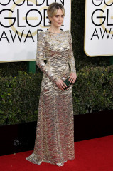 Sarah Paulson – Golden Globe Awards in Beverly Hills фото №932659