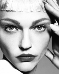 Sasha Pivovarova ~ Vogue Singapore September 2024 by Domen + Van De Velde фото №1402859