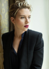 Scarlett Johansson by Ashley Batz for Bustle (2017) фото №1303015