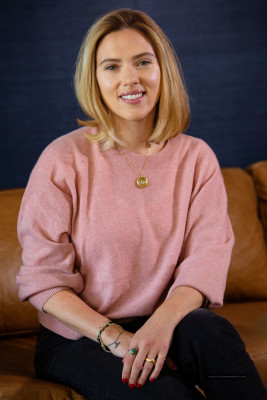 Scarlett Johansson by Lexie Moreland for WWD (March 2022) фото №1339353