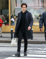 Sebastian Stan - Sharper (2022) On Set in New York 09/30/2021 фото №1316598