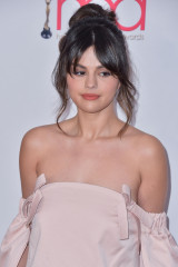 Selena Gomez - Hollywood Beauty Awards in Los Angeles 02/06/2020 фото №1245614