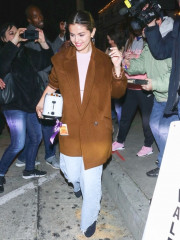 Selena Gomez - Craig's Restaurant in Los Angeles 01/11/2020 фото №1241956