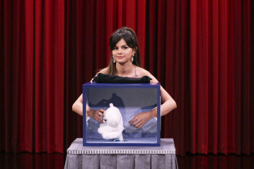 Selena Gomez - Tonight Show Starring Jimmy Fallon in New York 01/13/2020 фото №1242757