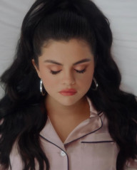 Selena Gomez - I Cant Get Enough (2019) фото №1154042