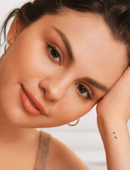 Selena Gomez - Rare Beauty Summer Collection 2020 фото №1272652