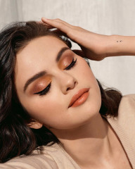 Selena Gomez - Rare Beauty Summer Collection 2021 фото №1293639