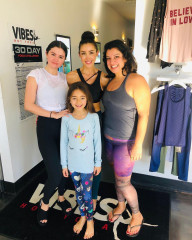 Selena Gomez - Vibes Hot Yoga 01/21/2019 фото №1158869