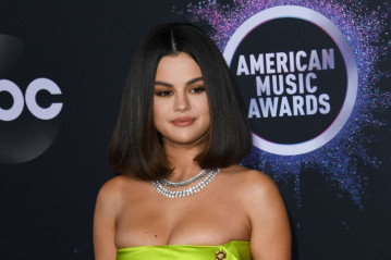 Selena Gomez - American Music Awards in Los Angeles 11/24/2019 фото №1234557