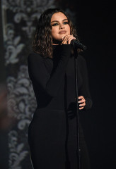 Selena Gomez - American Music Awards in Los Angeles 11/24/2019 фото №1234569