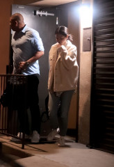 Selena Gomez - Leaving a Recording Studio in Los Angeles 02/26/2019 фото №1147886