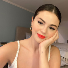 Selena Gomez - Rare Beauty | 2020 фото №1275080