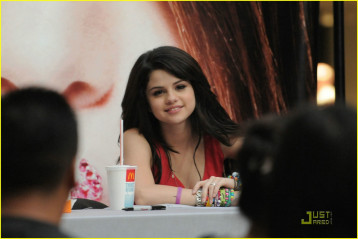 Selena Gomez фото №223635