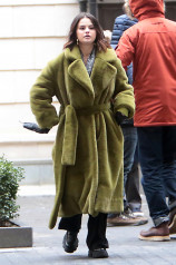 Selena Gomez - On Set of 'Only Murders In The Building' in NY 01/24/2022 фото №1334792