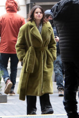 Selena Gomez - On Set of 'Only Murders In The Building' in NY 01/24/2022 фото №1334793