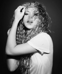   Shakira – Revista Billboard фото №935011