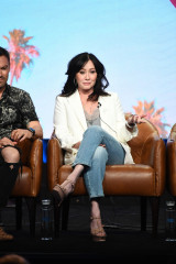Shannen Doherty at panel for BH90210 during the Summer TCA Press Tour 08/07/2019 фото №1210650