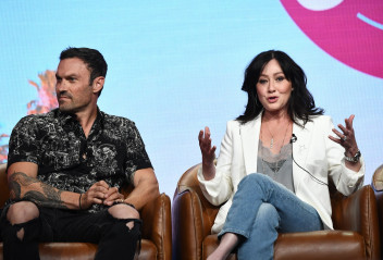 Shannen Doherty at panel for BH90210 during the Summer TCA Press Tour 08/07/2019 фото №1210655