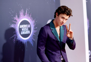 Shawn Mendes - American Music Awards in Los Angeles 11/24/2019 фото №1234370