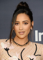 Shay Mitchell - 2020 InStyle and Warner Bros Golden Globes Party || 05.01.2020 фото №1271622