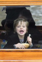 Shiloh Nouvel Jolie-Pitt фото №480860