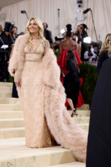 Sienna Miller - MET Gala 2021: In America. A Lexicon Of Fashion 09/13/2021 фото №1320436