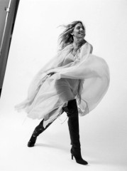 Sienna Miller for How To Spend It 08-03-2024 фото №1406601