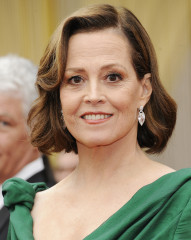 Sigourney Weaver - 92nd Annual Academy Awards (Arrival) / 09.02.2020 фото №1271197