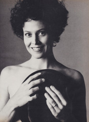 Sigourney Weaver for US Vogue August 1986 фото №1388173