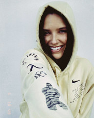 Sophia Bush – Uninterrupted’s Pride Hoodie Photoshoot June 2020 фото №1262159