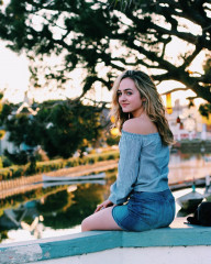 Sophie Reynolds – Social Media фото №1046053