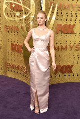 Sophie Turner - 71st Emmy Awards in Los Angeles 09/22/2019 фото №1220716