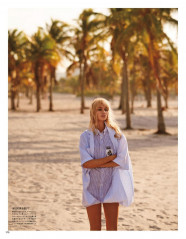 STELLA MAXWELL in Vogue Magazine, Japan July 2020 фото №1258704