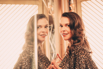 SUTTON FOSTER for broadway.com, October 2019 фото №1230036