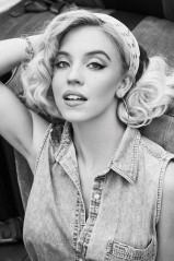 Sydney Sweeney by Kenneth Cappello for Guess 'Anna Nicole Smith Collection' 2021 фото №1371282