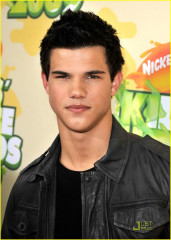 Taylor Lautner фото №296960