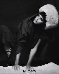 Taylor Hill for Numéro Switzerland by Petros Koy фото №1410081