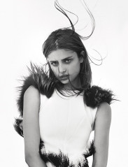 Taylor Hill - photoshoot for Numero Russia, by An Le фото №977132