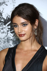 Taylor Hill – “Death Note” Premiere in New York City фото №989352